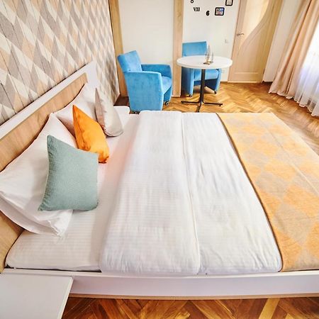 Comfort Apartments In Center リヴィウ エクステリア 写真